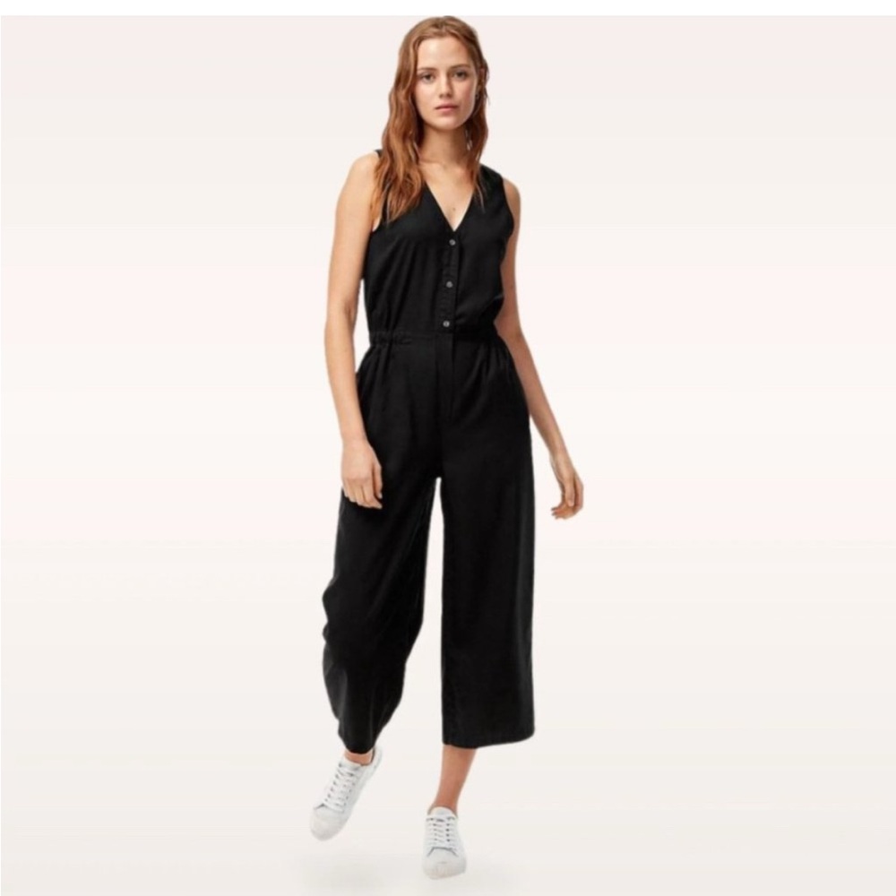 Aritzia Wilfred Black Sleeveless Shiya Button-Front Jumpsuit